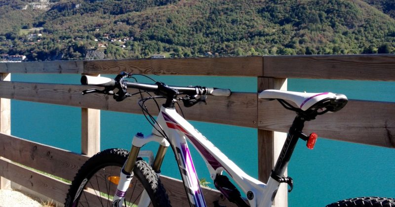Tour du lac à vélo avec Snowflike Outdoor