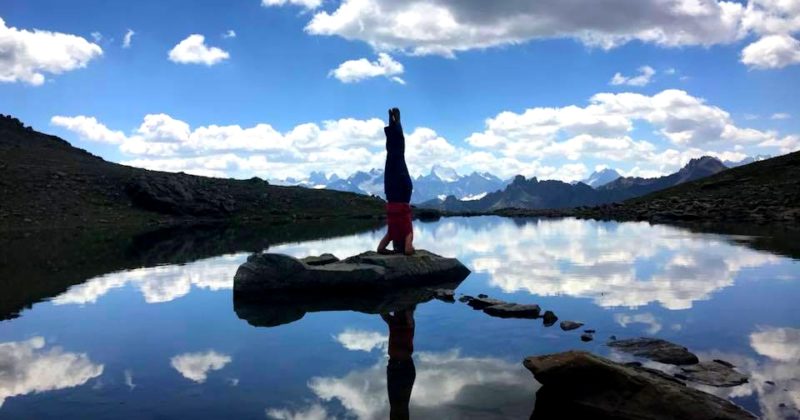 Envie de prendre soin de vous? Les séjours yoga et marche dans le Queyras avec Rachel sont faits pour vous!