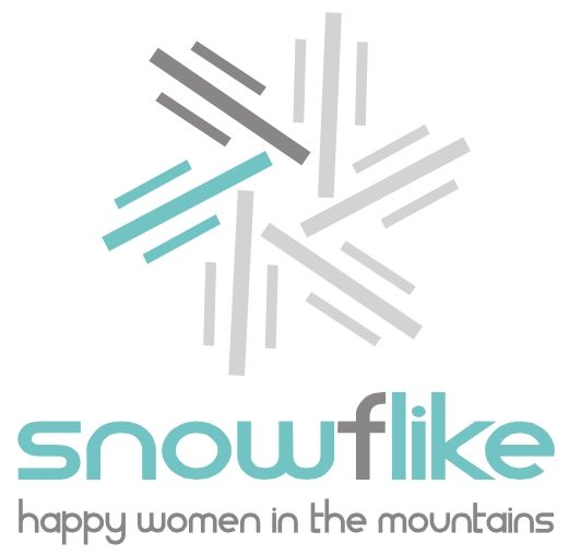 Happy-women-in-the-mountains-femme-ski-neige-randonnée-enfants