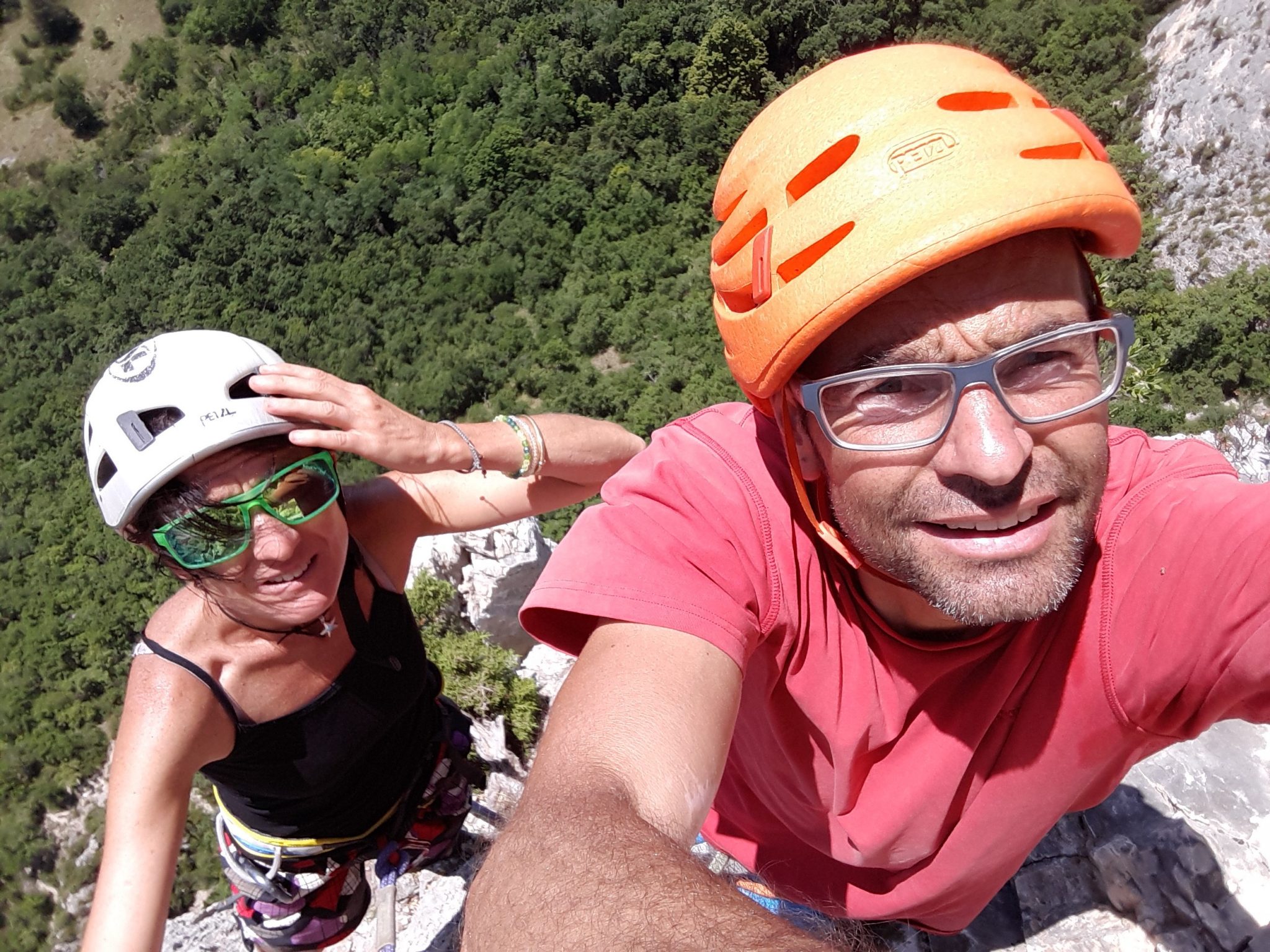 happy-women-mountains-femmes-montagne