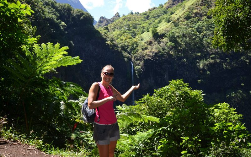 happy-women-mountains-montagne-femme