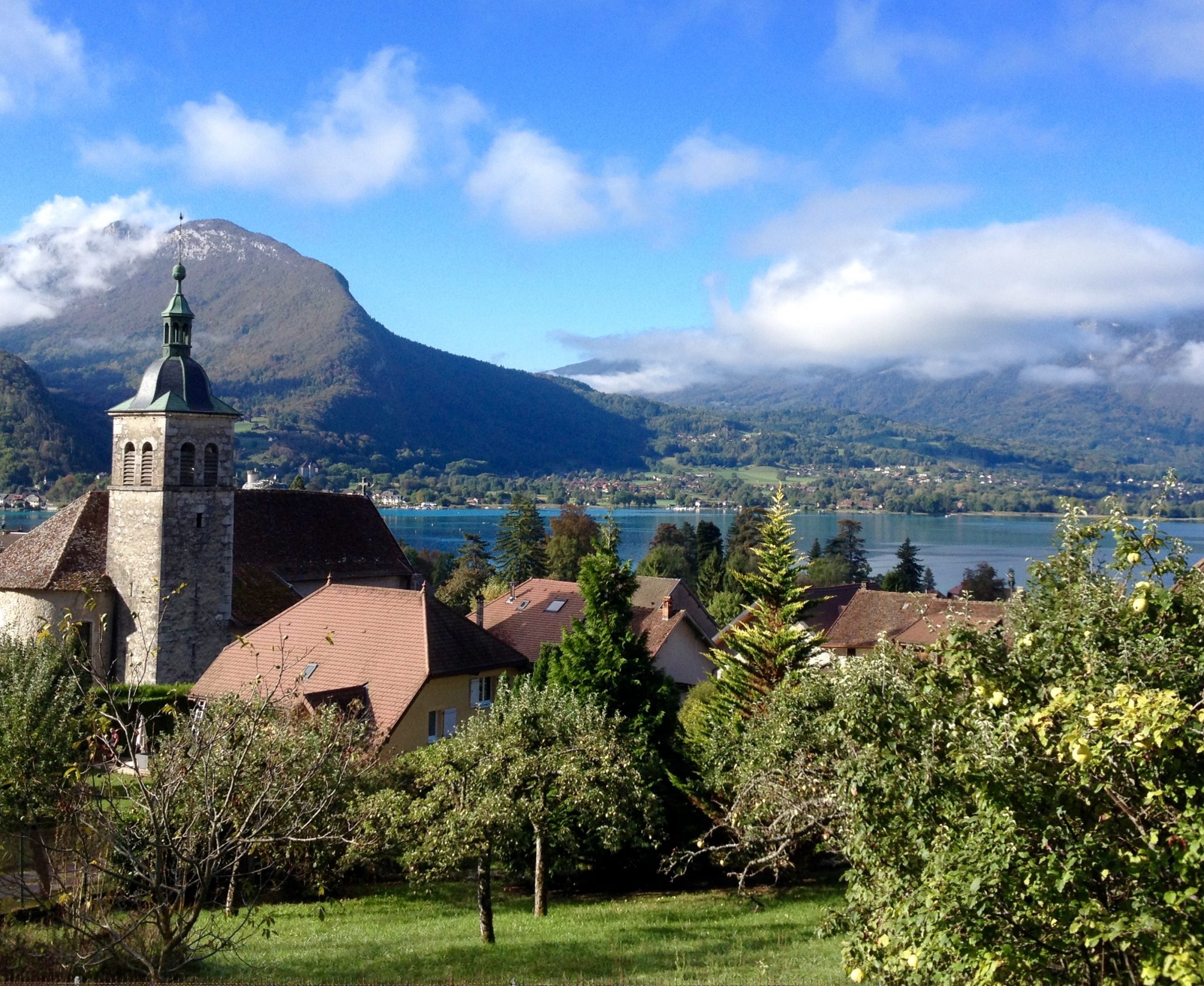 happy-women-mountains-montagne-femmes