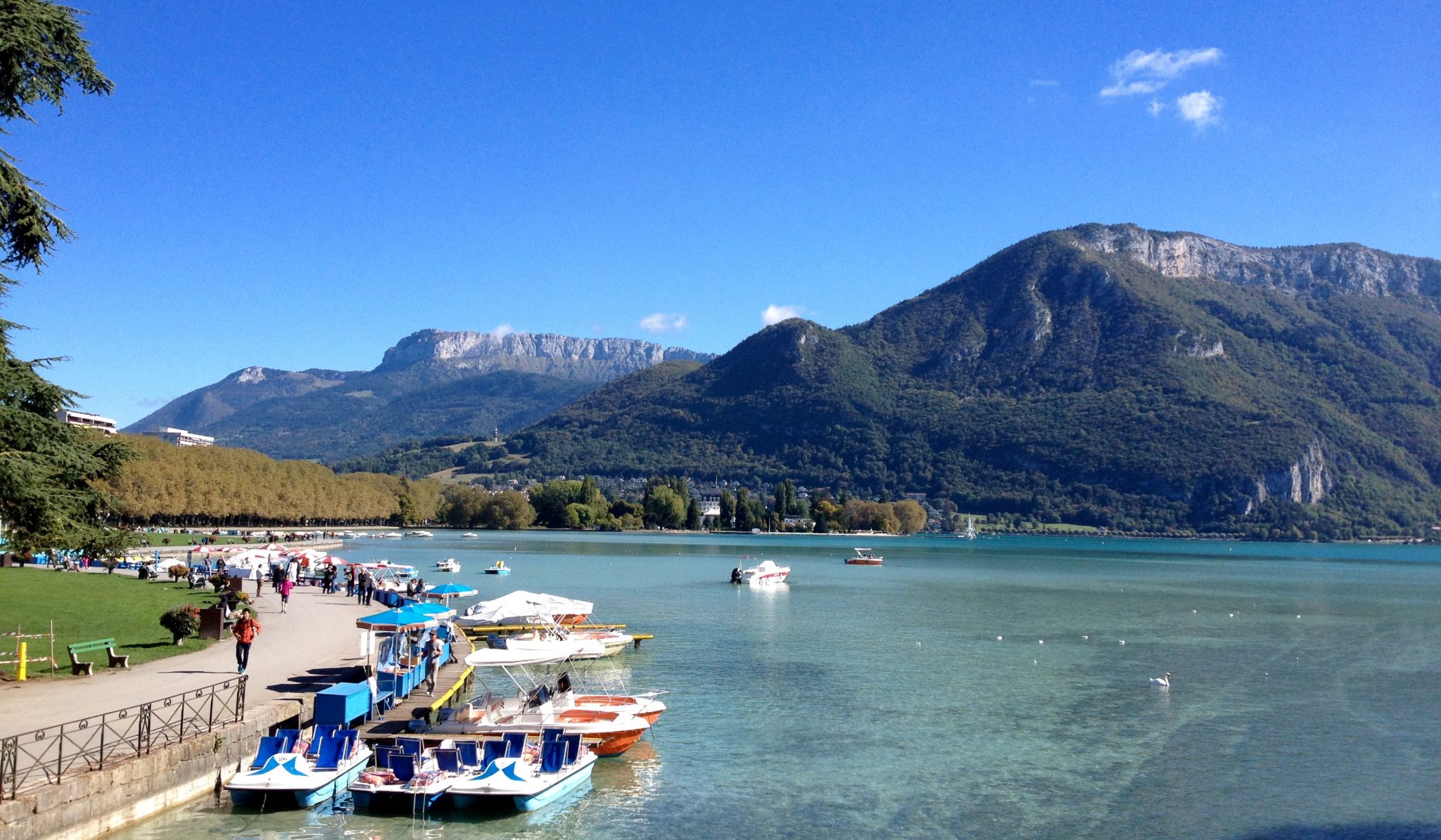 happy-women-mountains-montagne-femmes