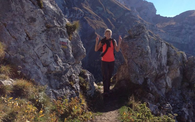 happy-women-mountains-montagne-femmes