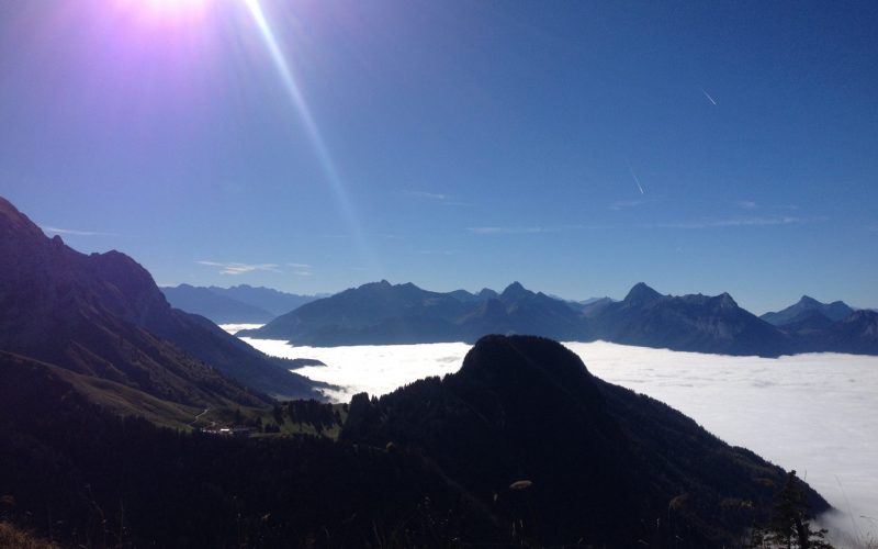 happy-women-mountains-montagne-femmes