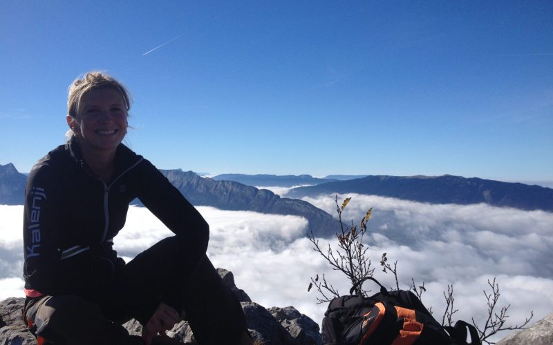 happy-women-mountains-montagne-femmes