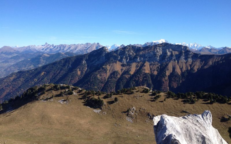 happy-women-mountains-montagne-femmes