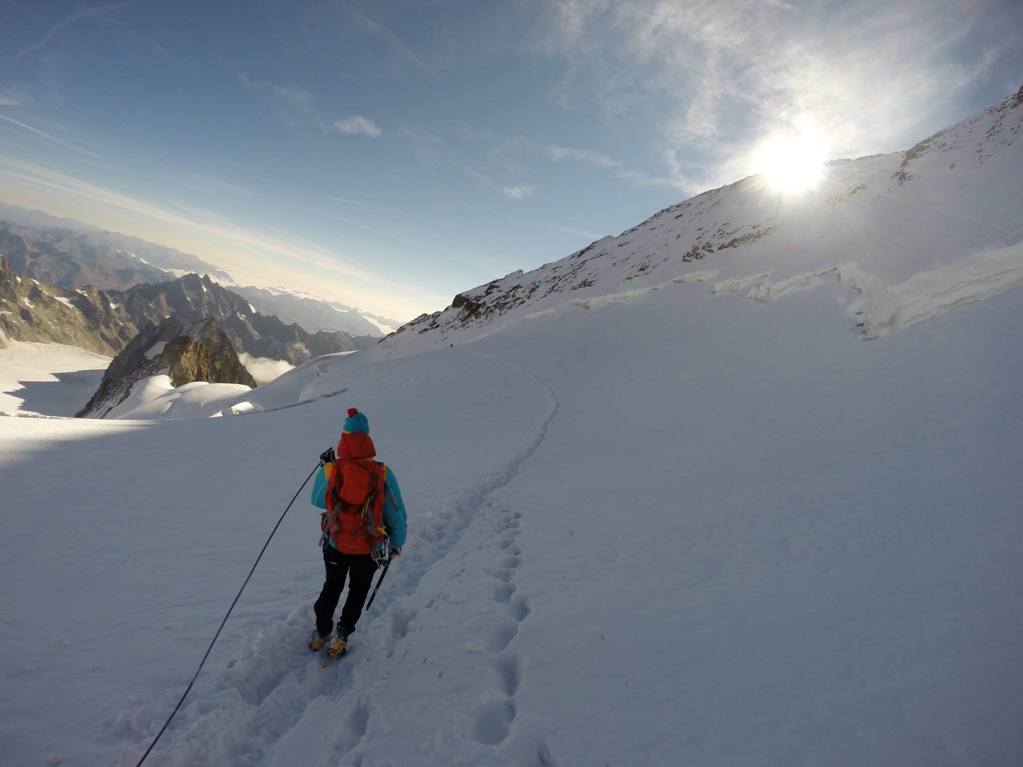 happy-women-mountains-femme-montagne-skieuse-randonnée -alpinisme-grimpe-escalade