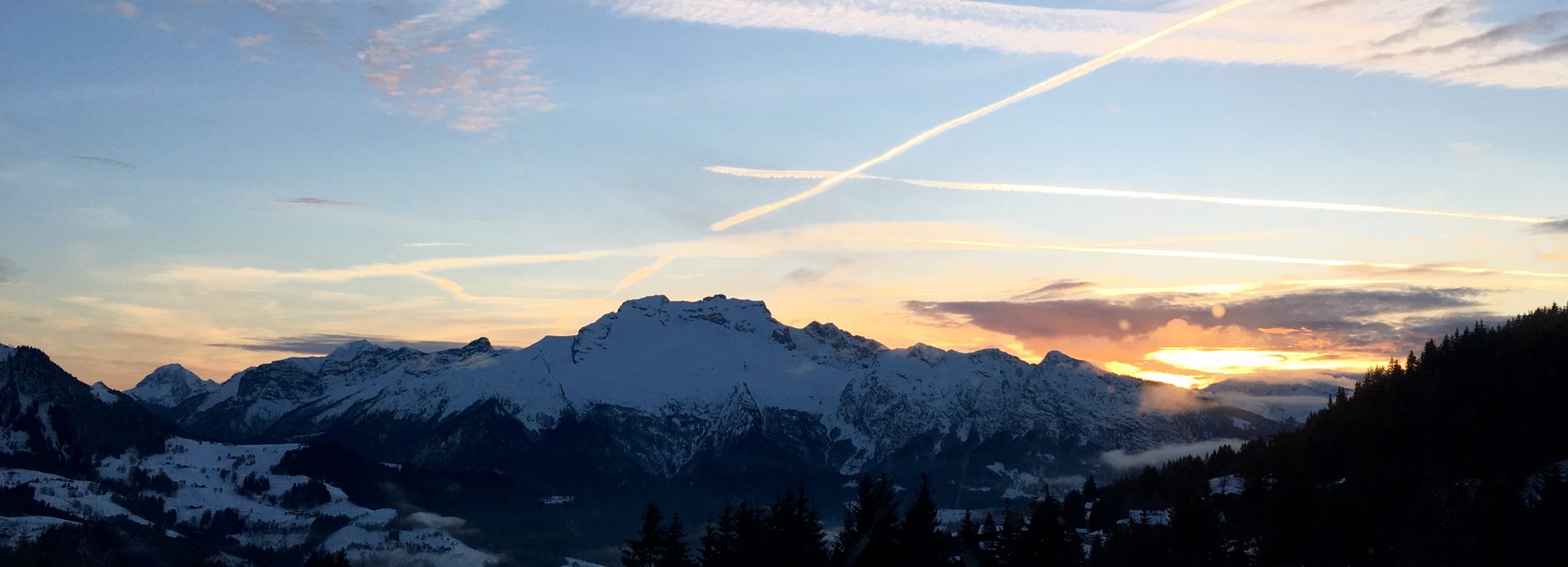 happy-women-mountains-montagne