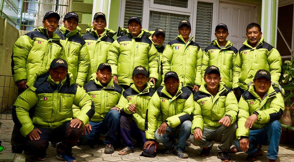 snowflike-Everestgreen-ramassage-dechet-hymalaya-environnement-2017-sherpas-porteurs