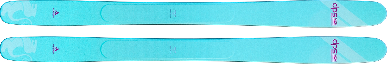 skis-femme-alpin-skieuse-montagne-poudreuse-essais-matériel-equipement