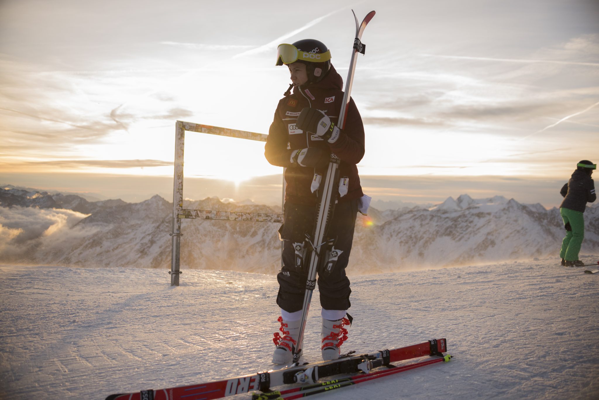 femme-skieuse-montagne-competition-coupe-du-monde