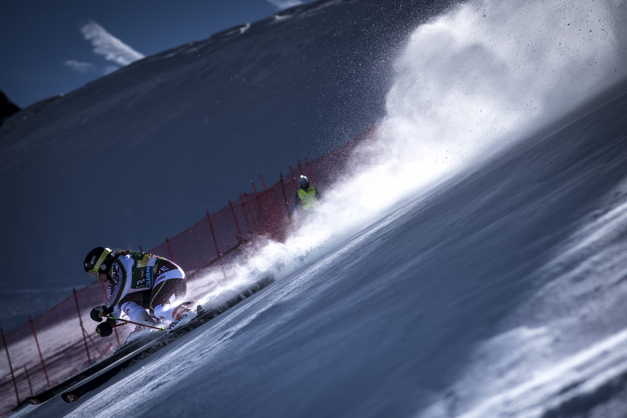 femme-skieuse-montagne-competition-coupe-du-monde-solden-2018