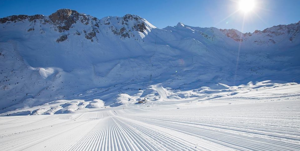 Neige fraichement damée à Courchevel.