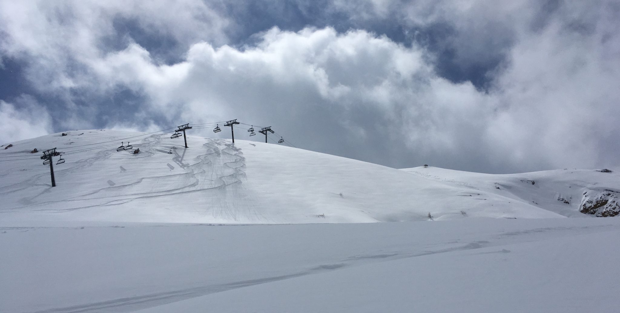 skieuse-excellent-niveau-piste- essais-tests-neige-conseils-produits-essais-neige-tests-skis