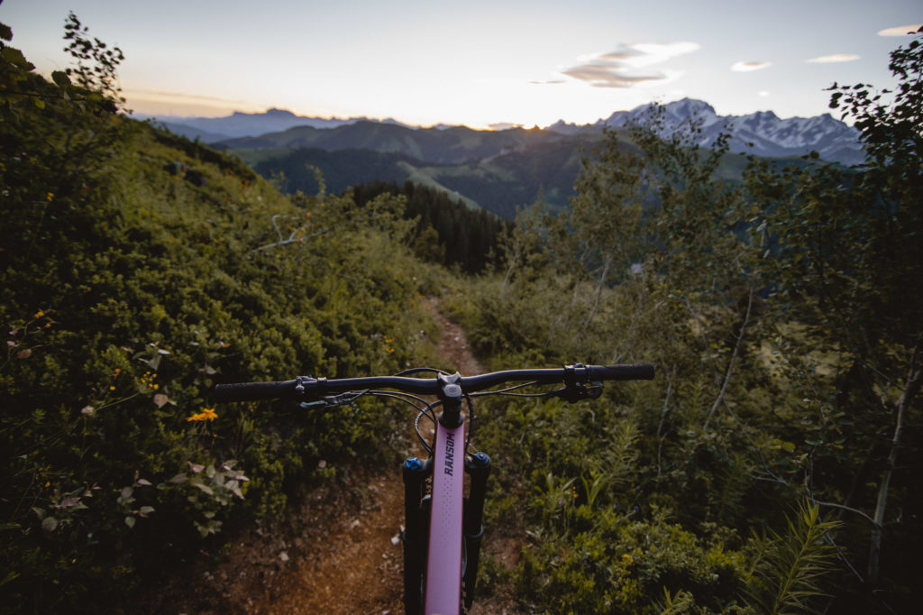 Sortie VTT dans le massif du Beaufortain avec les vélos Scott Contessa.