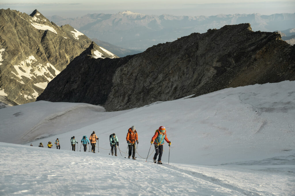 Les femmes à l'assaut des Alpes Suisses.