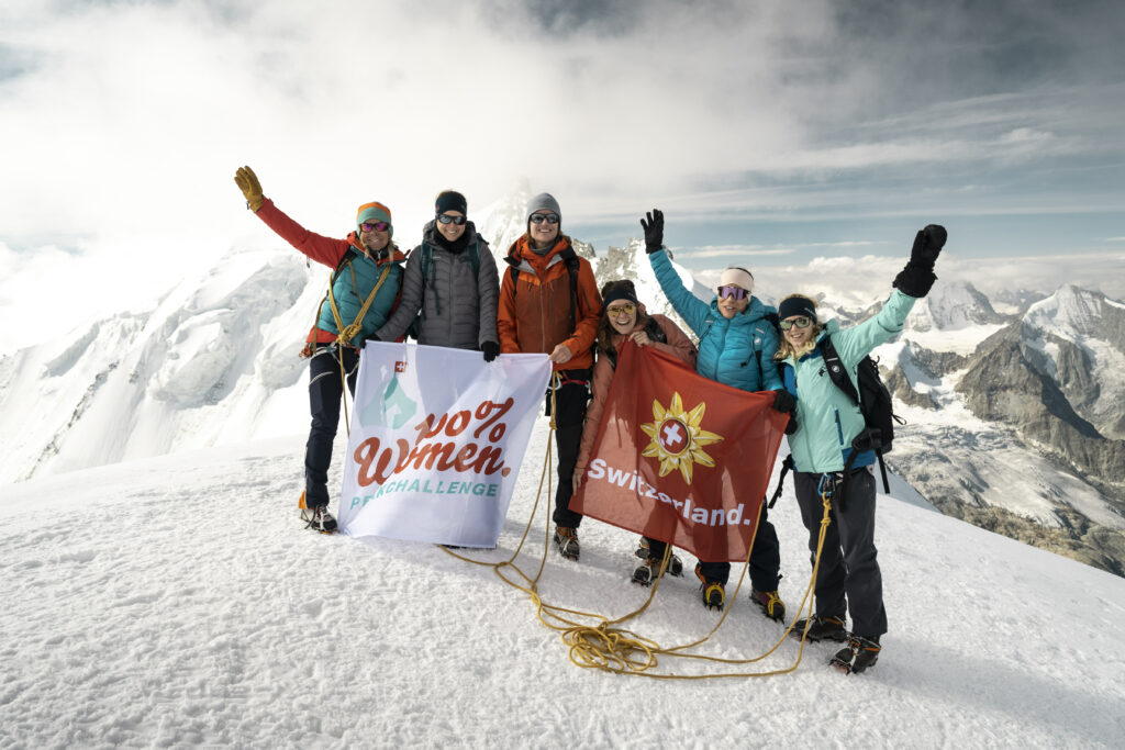 Femmes au sommet pour la plus grande cordée féminine jamais réunie