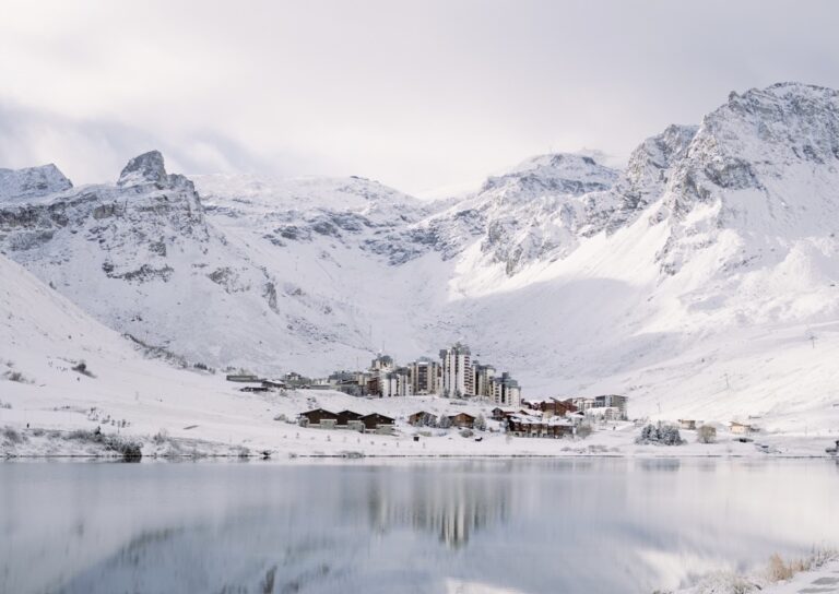 Tignes après les premières chutes de neige, le 7 novembre 2022.